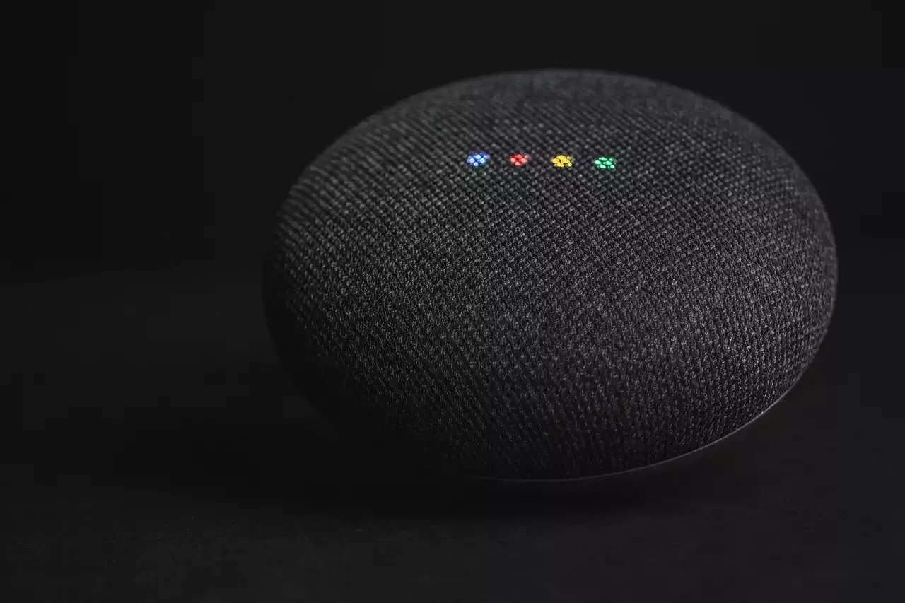 היתרונות והחסרונות של Google Assistant